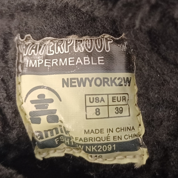 Kamik Women's Waterproof New York2W Winter Boots US8 Grey With Black Interior - Picture 11 of 14